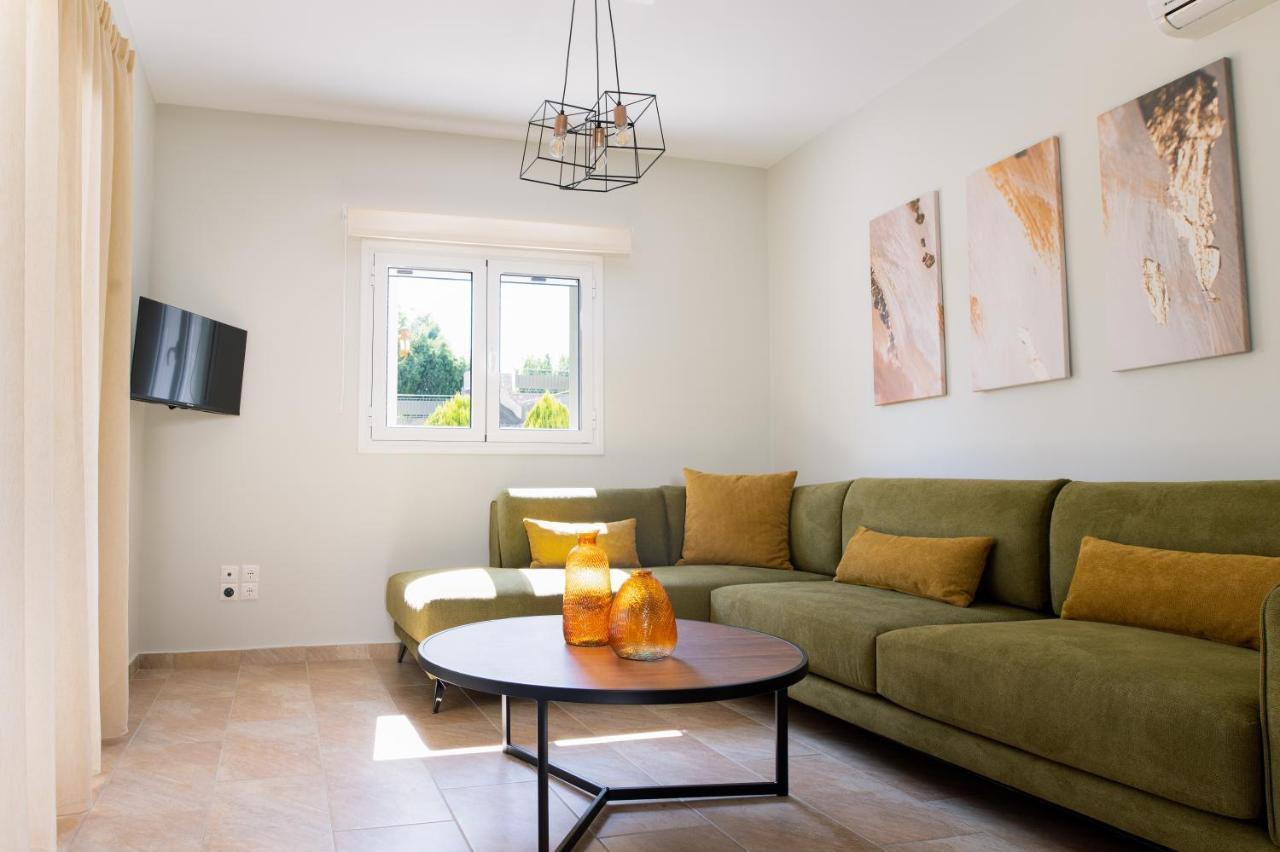 Vasilopoulos Residences - Villa Emelia With Shared Pool Аргостолион Экстерьер фото