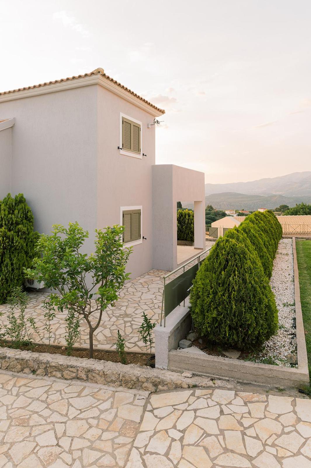 Vasilopoulos Residences - Villa Emelia With Shared Pool Аргостолион Экстерьер фото